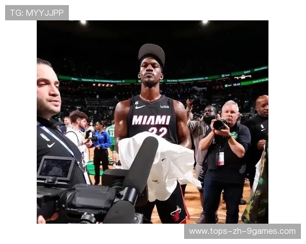 巴特勒造对抗并打成高难度一球，热火坚持追赶