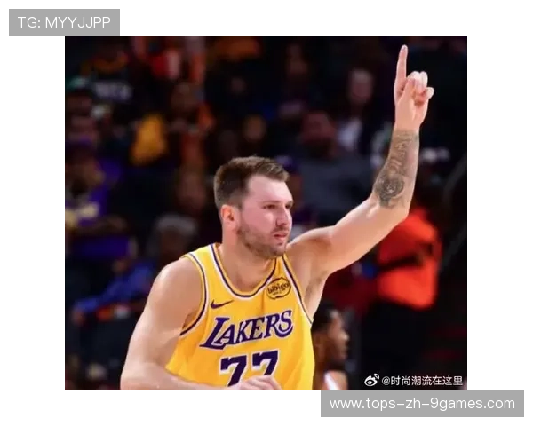 独行侠东契奇左右开弓压制对方